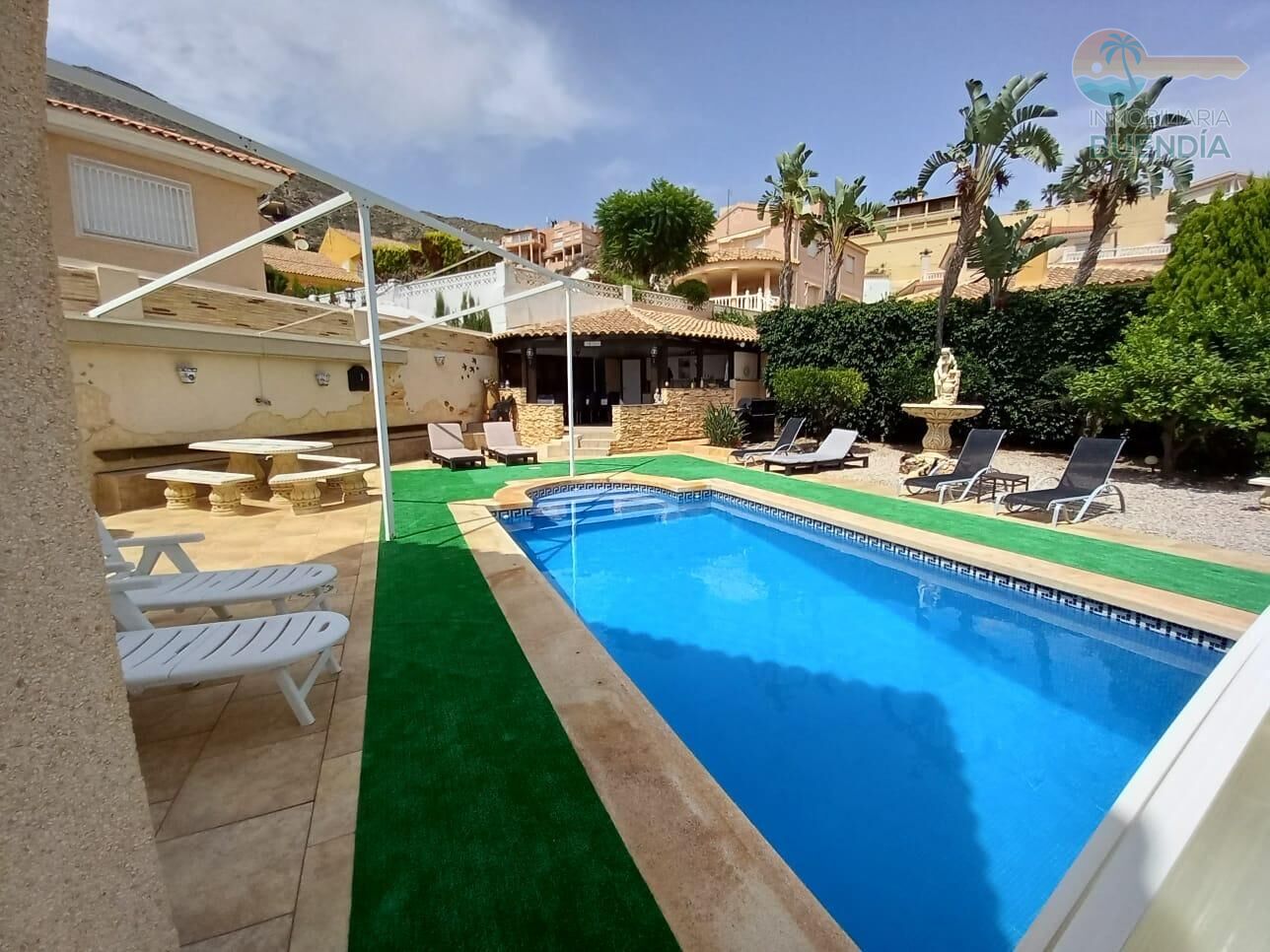 IMPRESSIVE VILLA WITH SEA VIEWS AND POOL IN RESIDENTIAL AREA OF BOLNUEVO