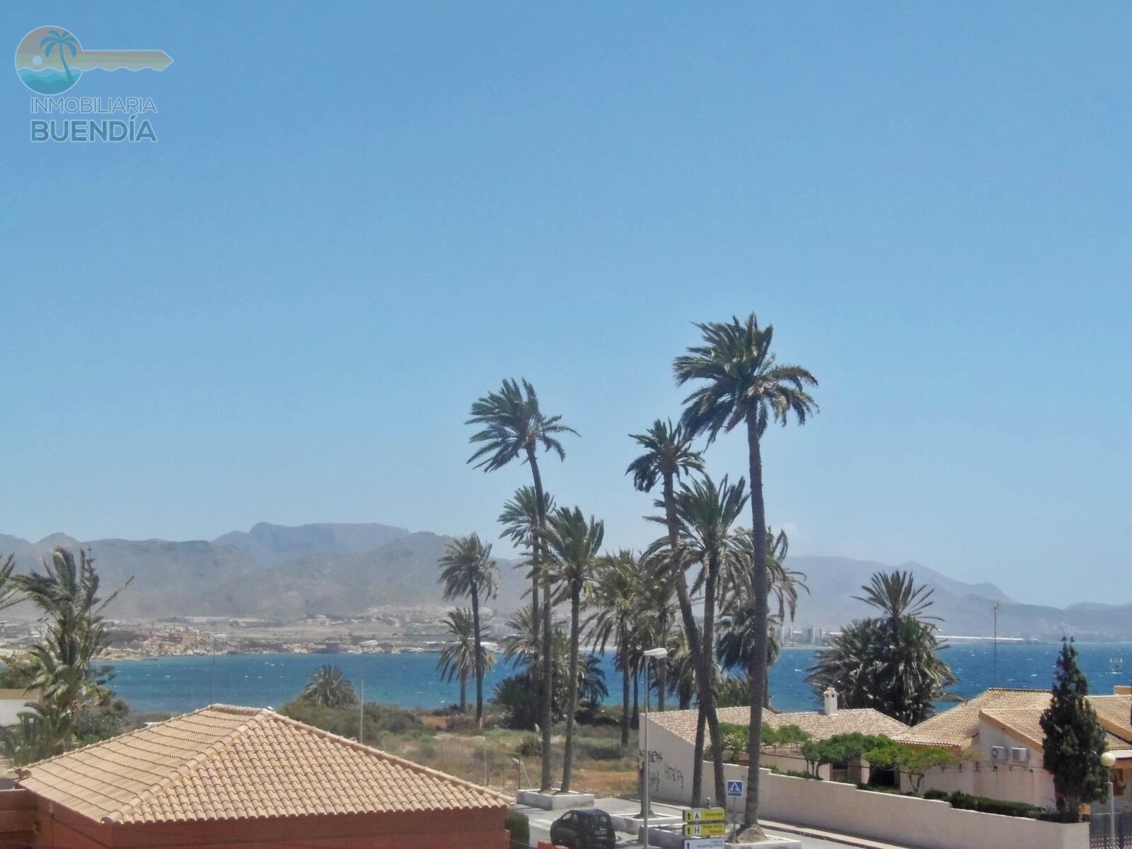 SPACIOUS TRIPLEX WITH TERRACE AND GARDEN NEAR THE BEACH IN PUERTO DE MAZARRON.