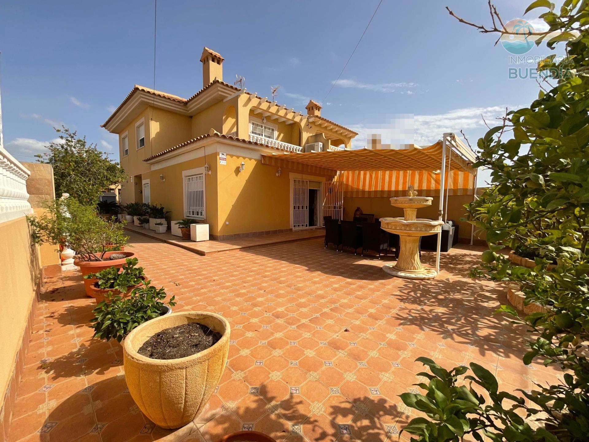 IMPRESS YOU SEMI-DETACHED HOUSE WITH LARGE PLOT IN BAHIA