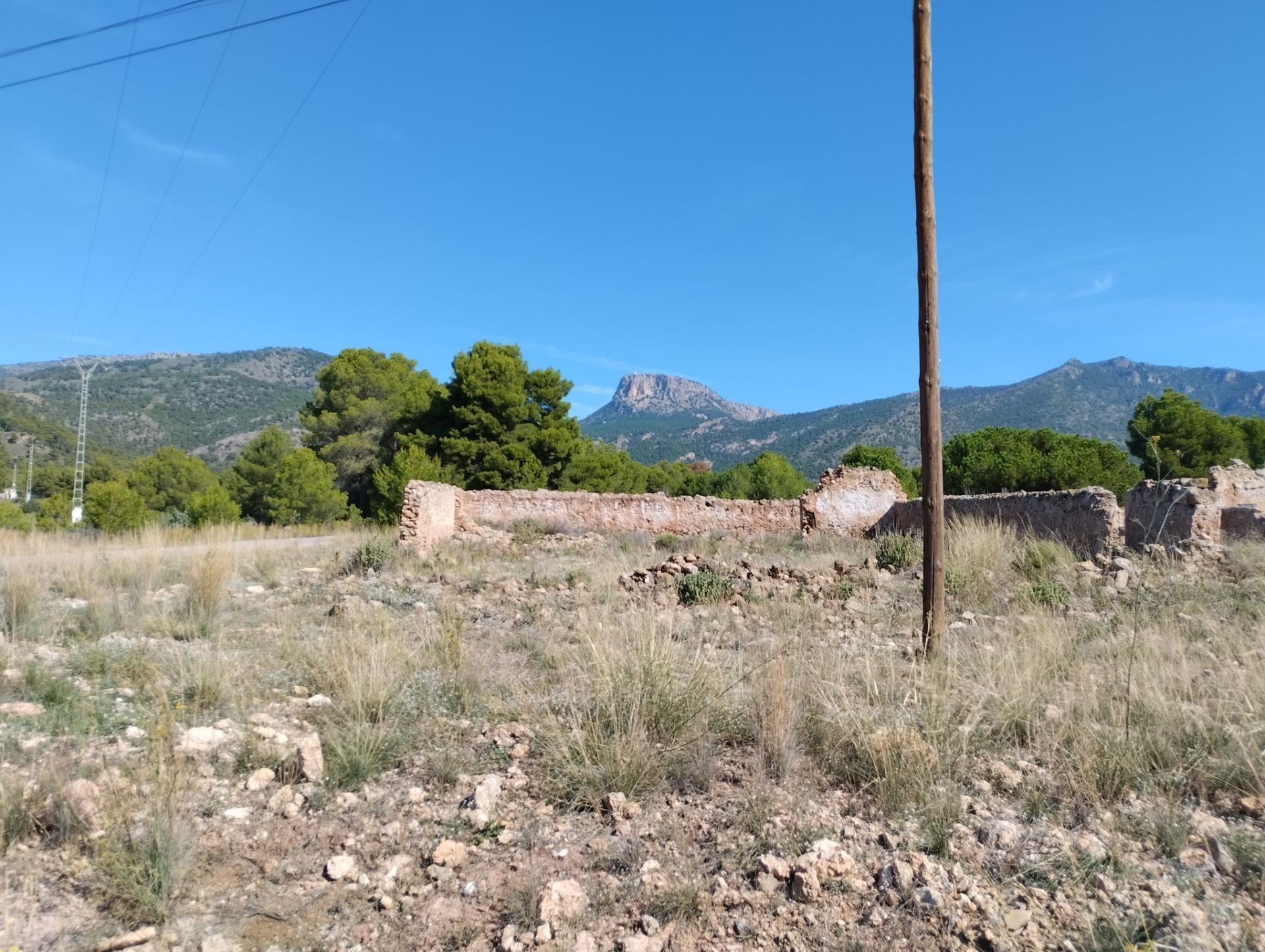 Terrain rustique avec permis de construire à Sierra Espuña : Votre opportunité en pleine nature !