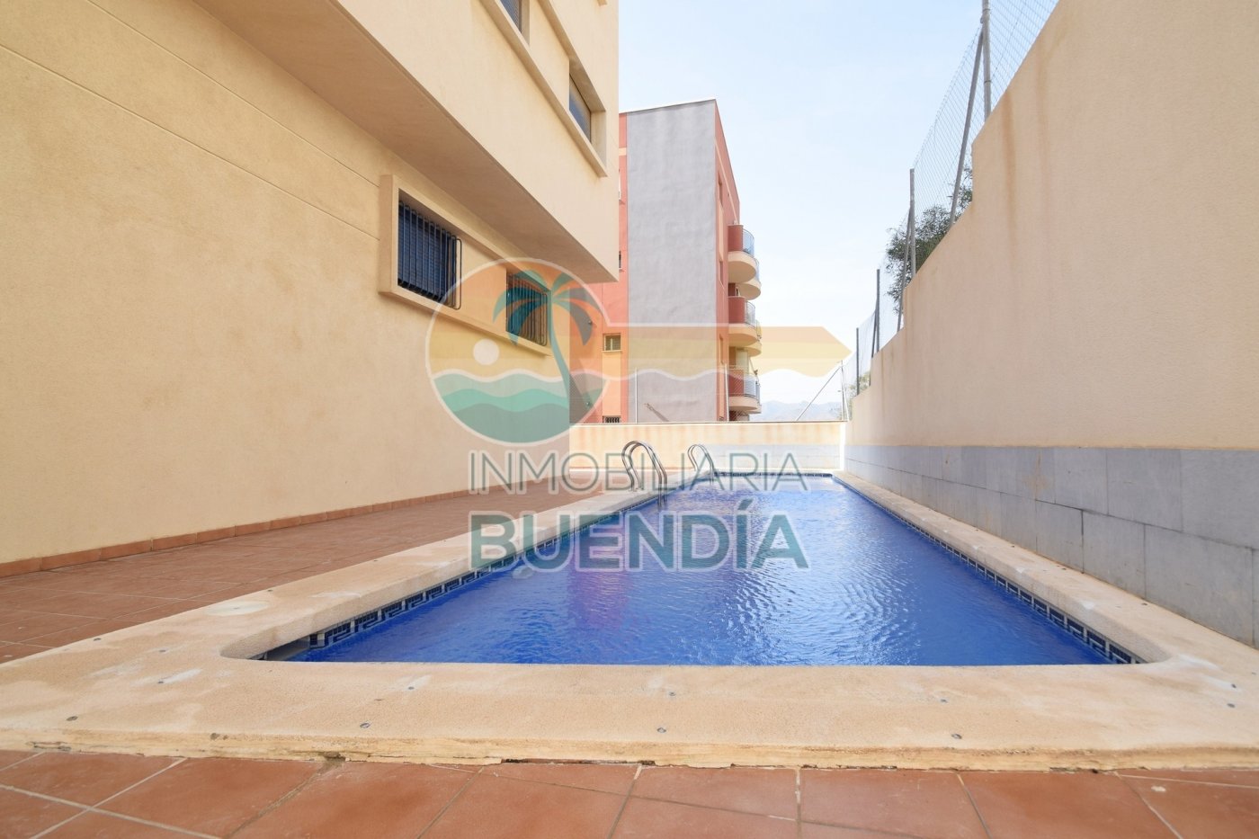 APARTAMENTO EN PLANTA BAJA CON AMPLIA TERRAZA Y VISTAS AL MAR EN VENTA