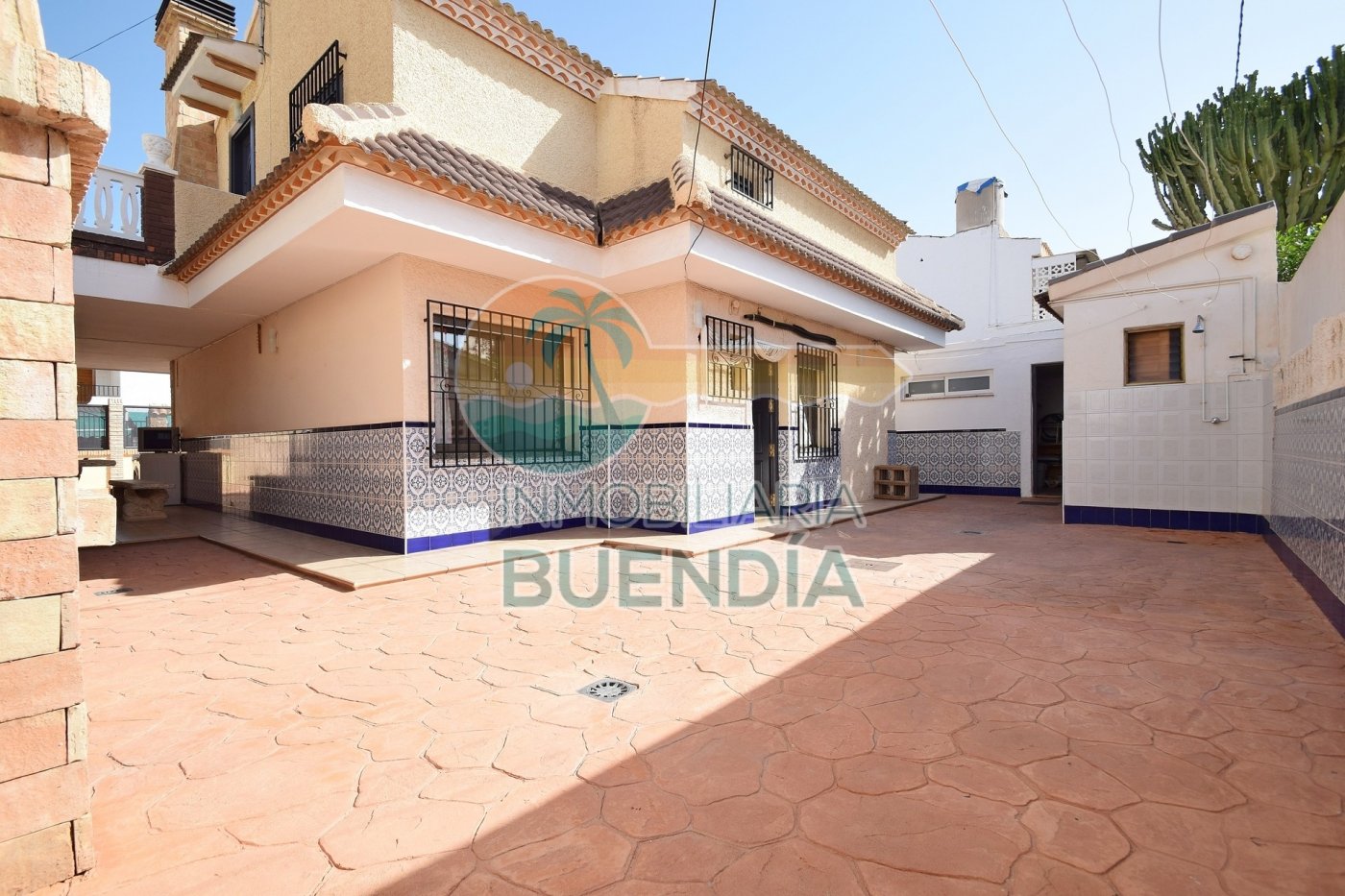 CHALET CERCA DE LA PLAYA DE BAHÍA.