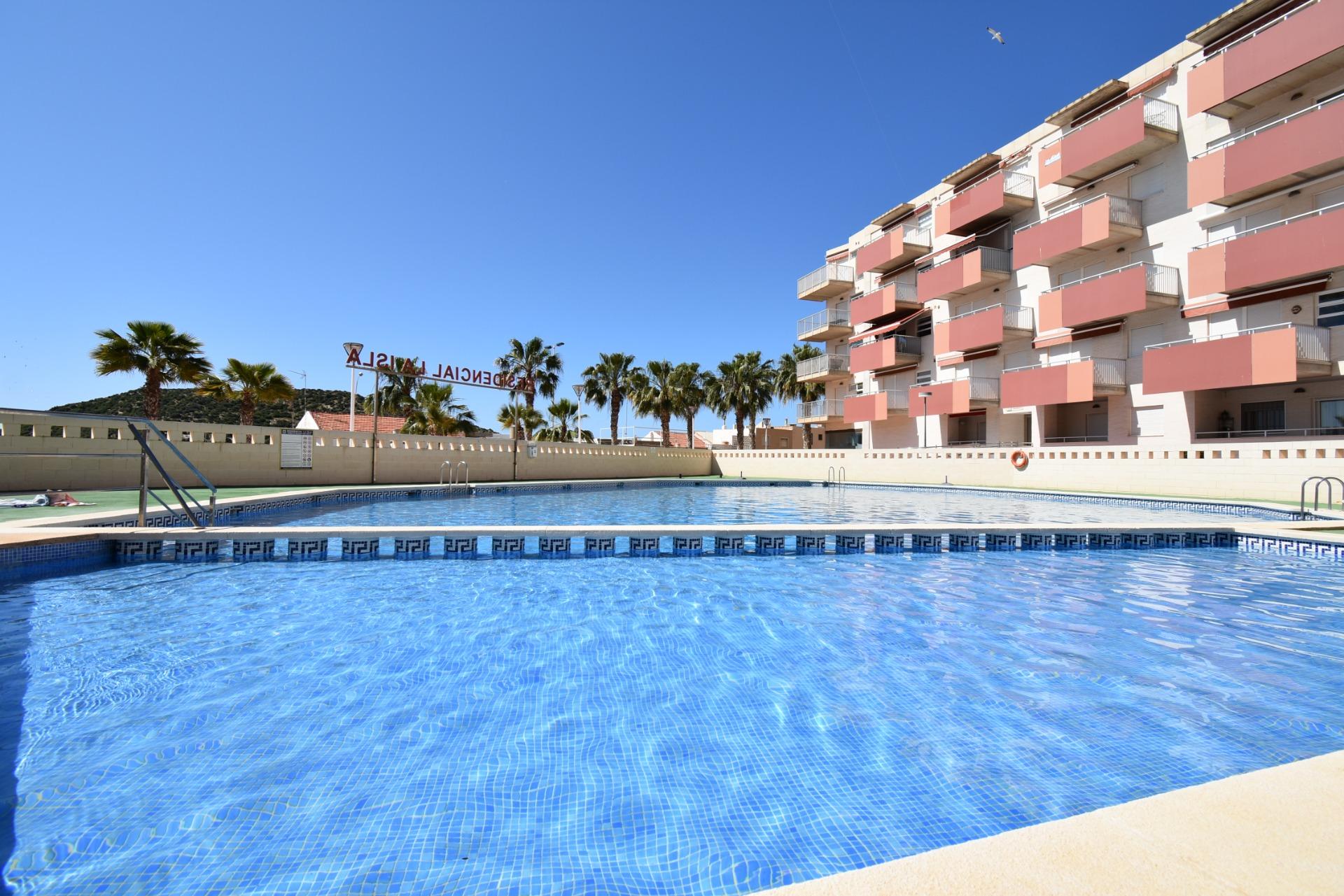 Mooi appartement in een residentie aan het strand.