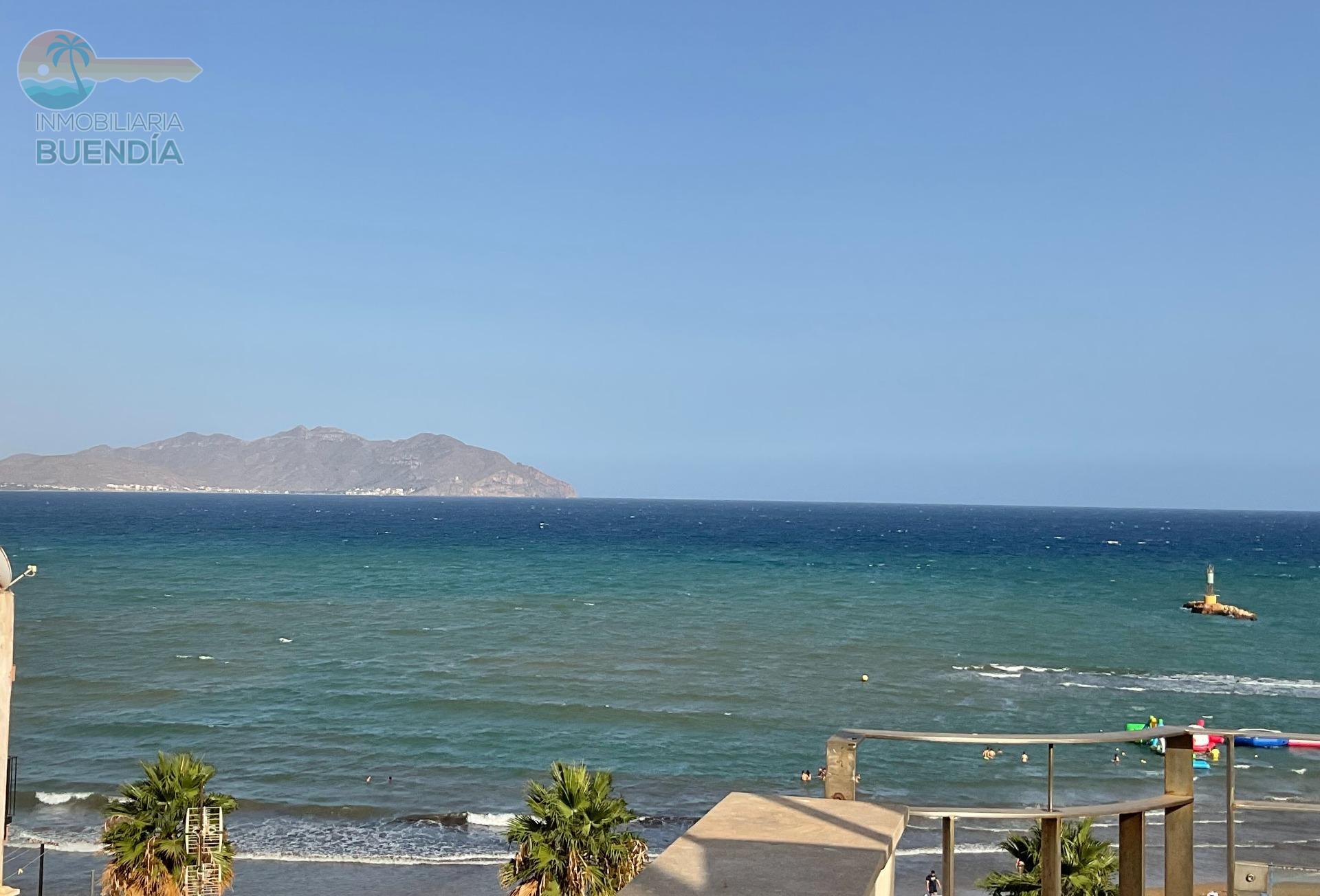 SPECTACULAIRE PENTHOUSE EN PREMIÈRE LIGNE DE PLAGE À PUERTO DE MAZARRON