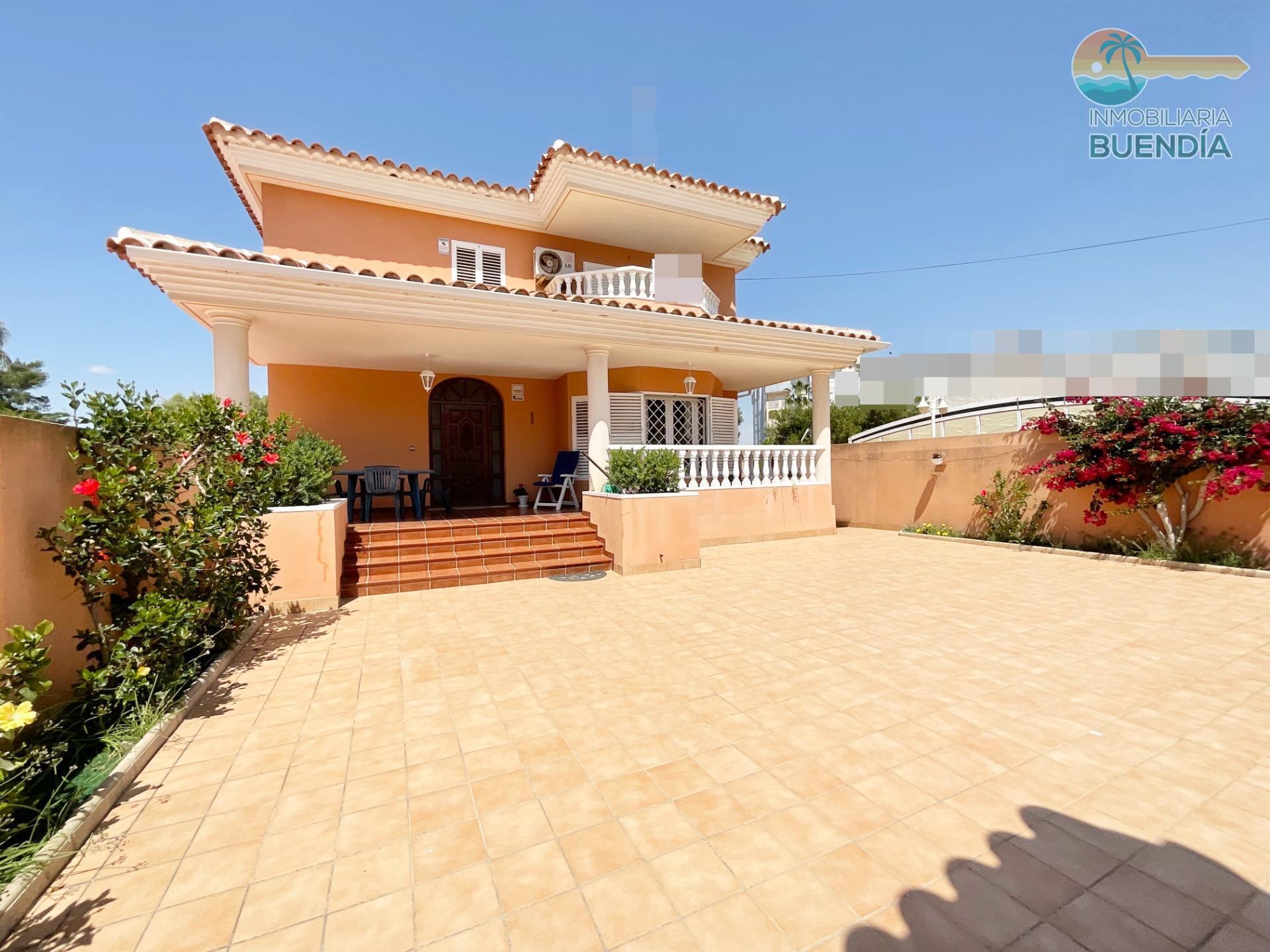 BEAUTIFUL VILLA IN ONE OF THE BEST AREAS OF PUERTO DE MAZARRÓN