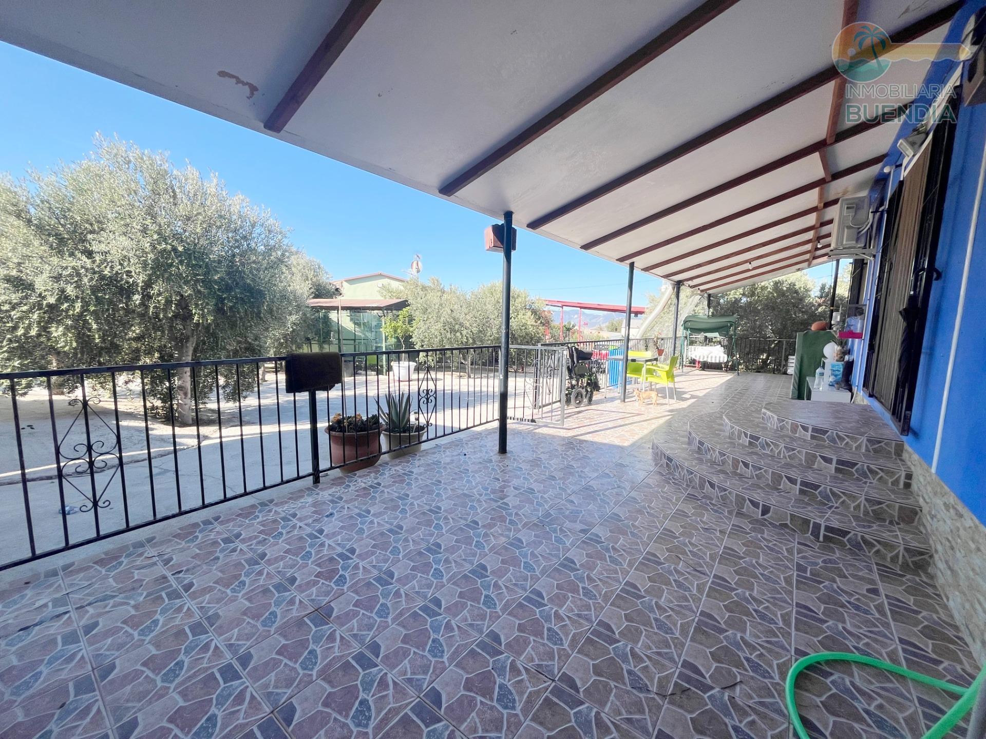 OPPORTUNITÉ UNIQUE, TROIS MAISONS SUR UN GRAND TERRAIN À LA PACA, LORCA