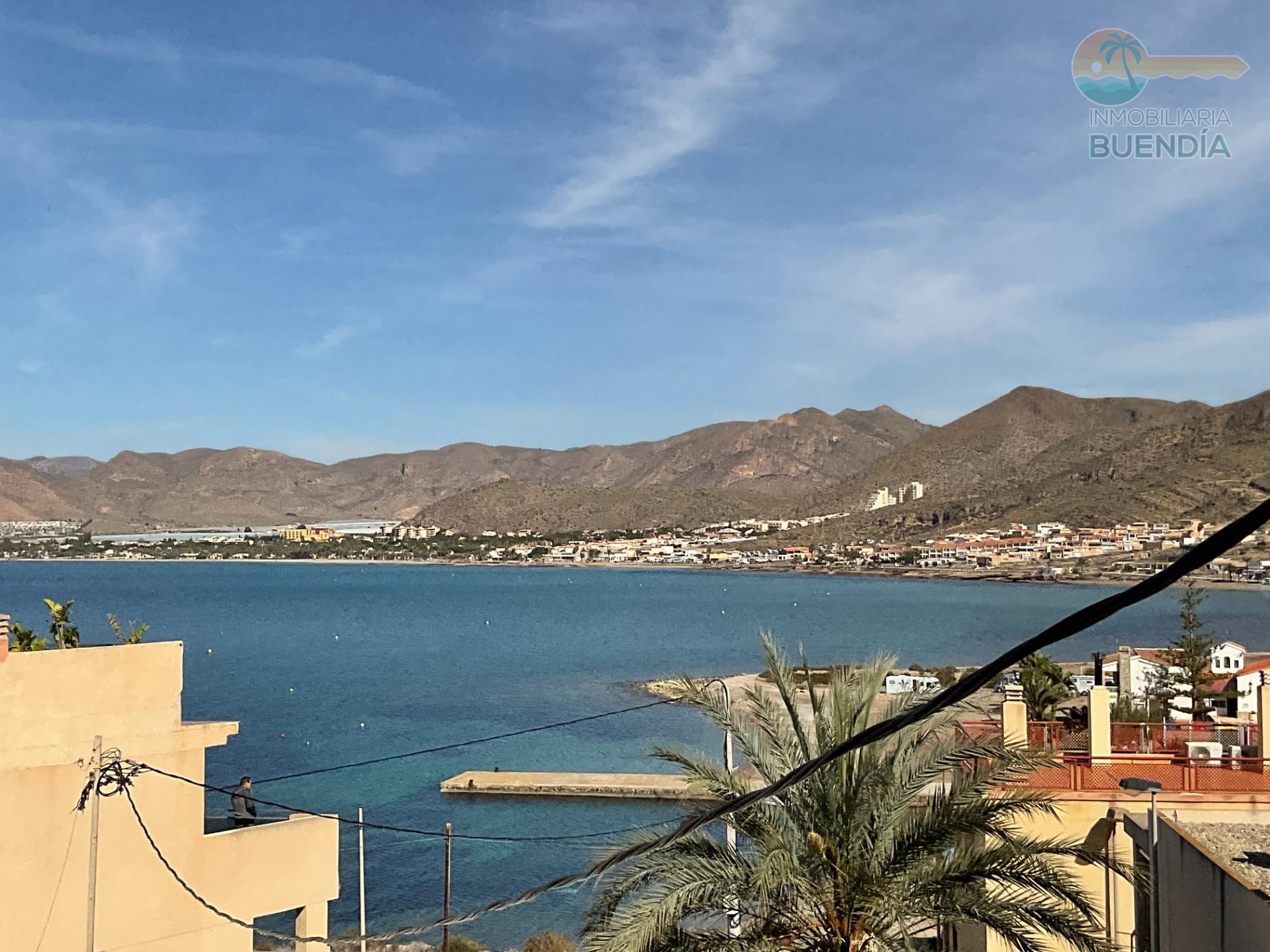 GEMÜTLICHES PENTHOUSE MIT GROSSER TERRASSE, GARAGE UND MEERBLICK IN LA AZOHIA