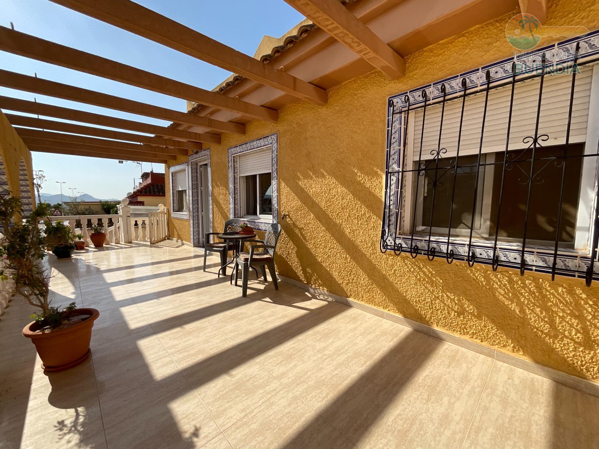 BEAUTIFUL 3 BEDROOM BUNGALLOW WITH PORCH AND SOLARIUM IN CAMPOSOL