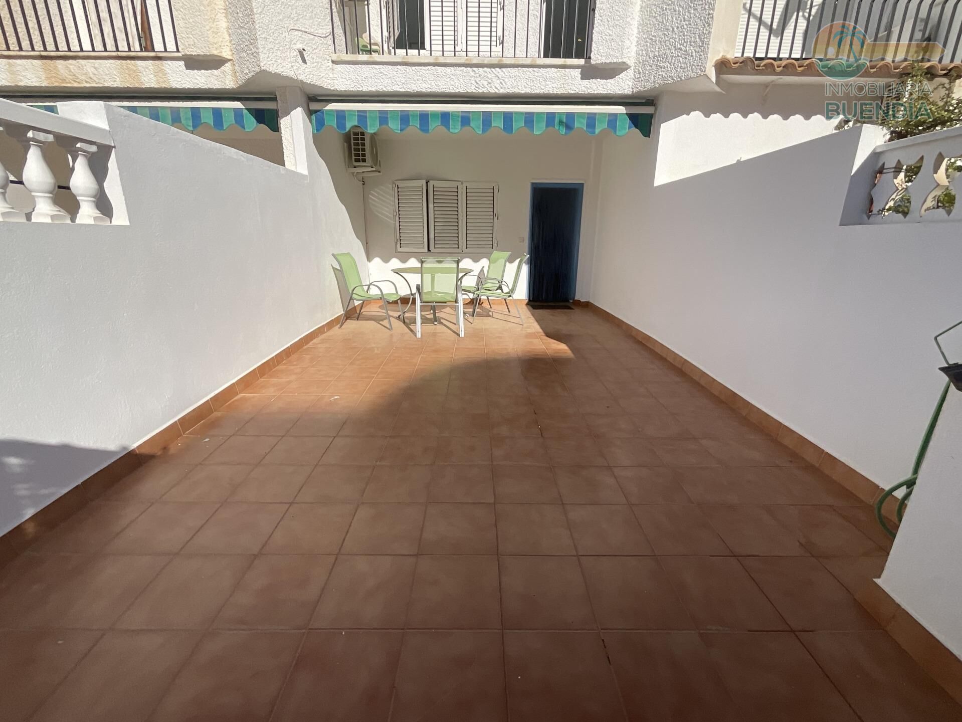 RENOVATED DUPLEX WITH PORCH AND PATIO IN BAHIA 600 METERS FROM THE BEACH