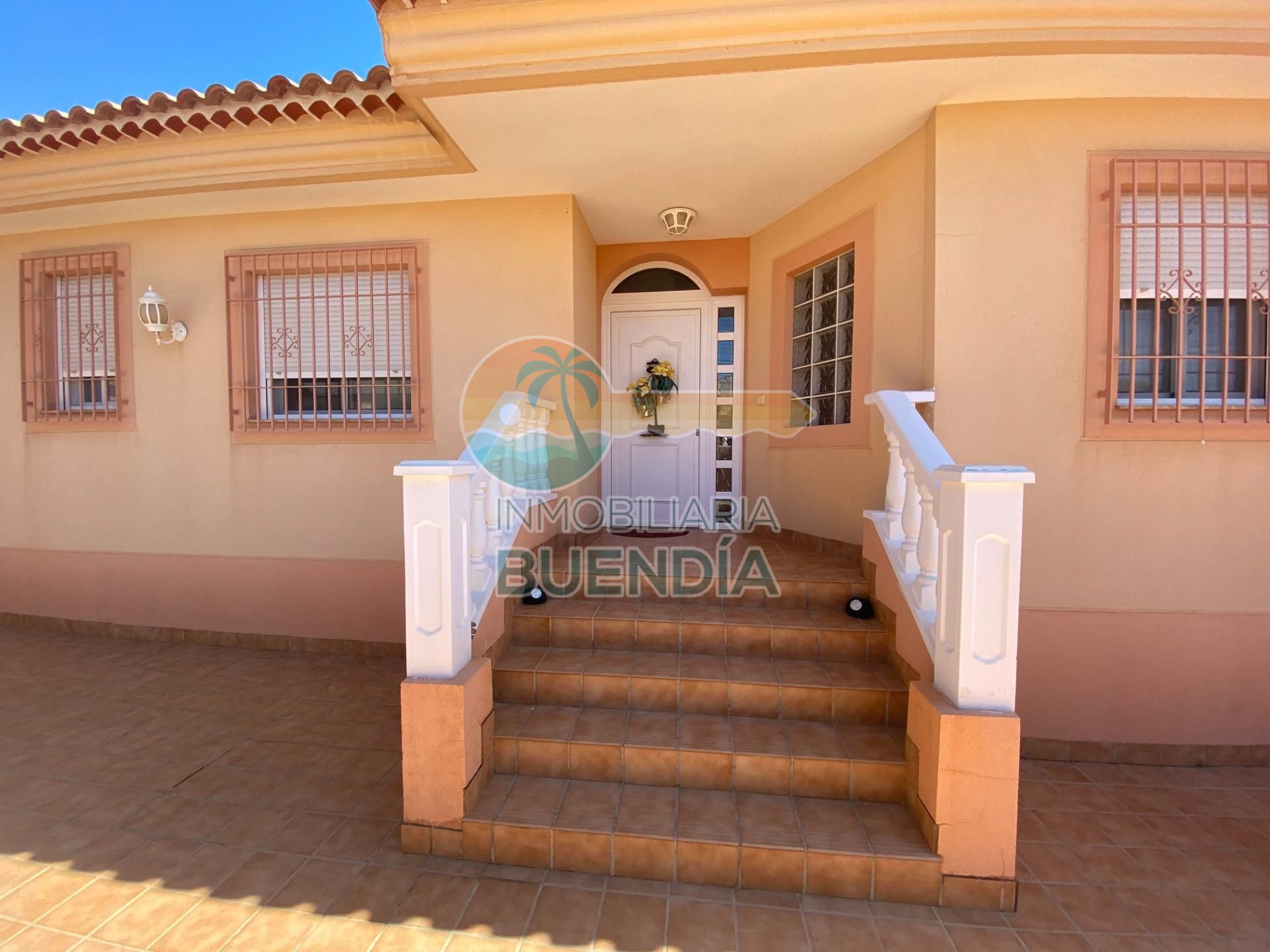 ESPECTACULAR CHALET CON VISTAS AL MAR Y MONTAÑA EN BOLNUEVO