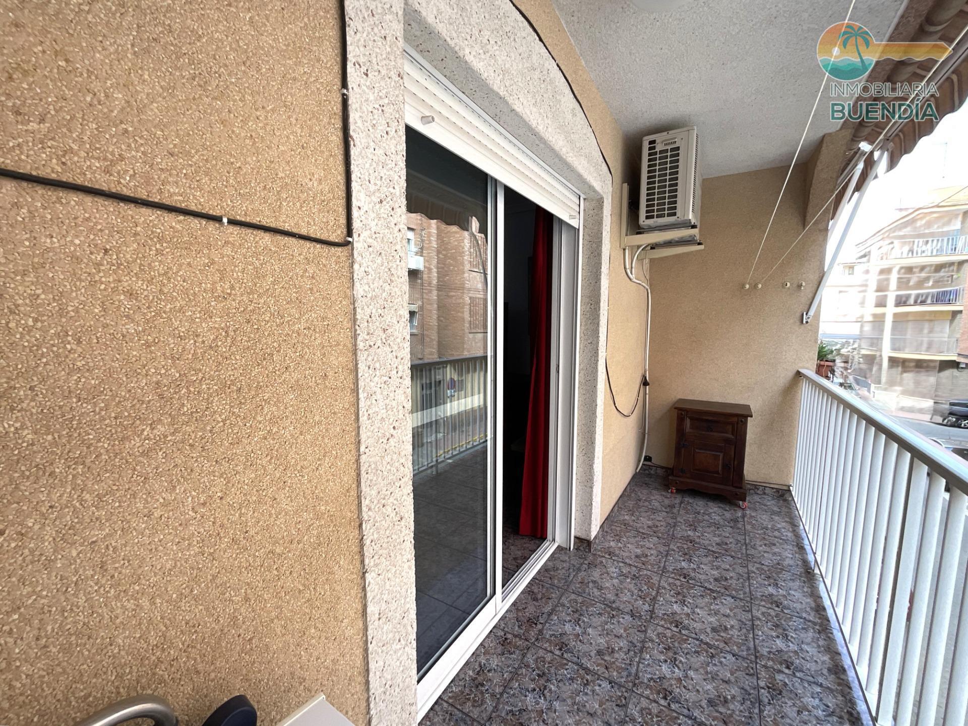 PISO TIPO DUPLEX CON TRES DORMITORIOS Y TERRAZA EN PUERTO DE MAZARRON