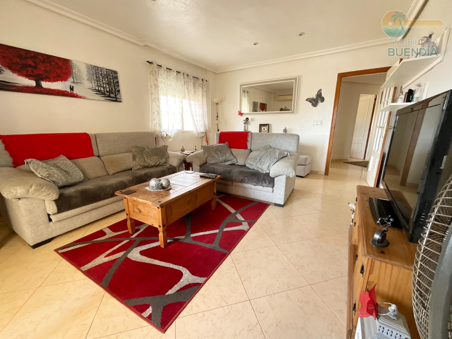 **SCHÖNE ZENTRALE WOHNUNG ZUM VERKAUF IN PUERTO DE MAZARRÓN**