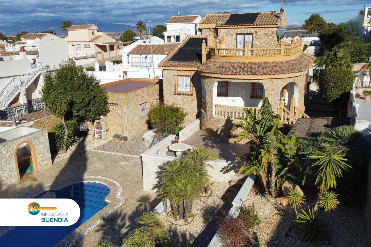 La arquitectura única de las casas en Puerto de Mazarrón